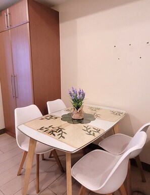 Dining - Studio Suite Near Venice Grand Canal (Taguig)