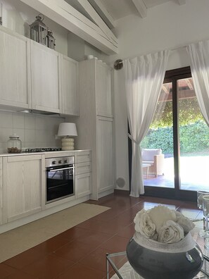 Refrigerador, microondas, horno y lavavajillas 