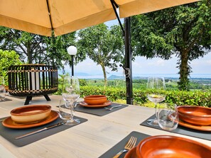 Outdoor dining - Villa Venti_Exclusive Property with Pool & View (Puegnago sul Garda)
