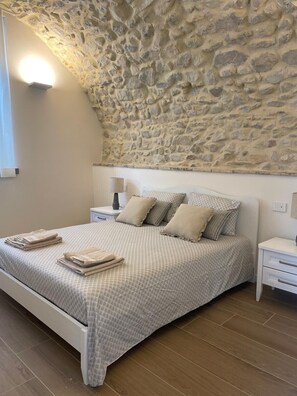 Free WiFi, bed sheets - Dimora del Torchio – Panoramic Pool and Jacuzzi (Soiano del Lago)