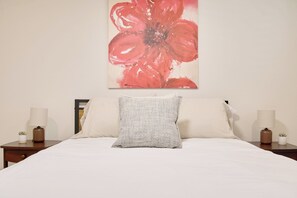 3 bedrooms, travel cot, free WiFi, bed sheets