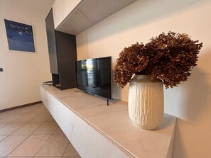 Interior - Casa Chiaretto_Swimming pool and relaxa in the heart of Moniga (Moniga del Garda)