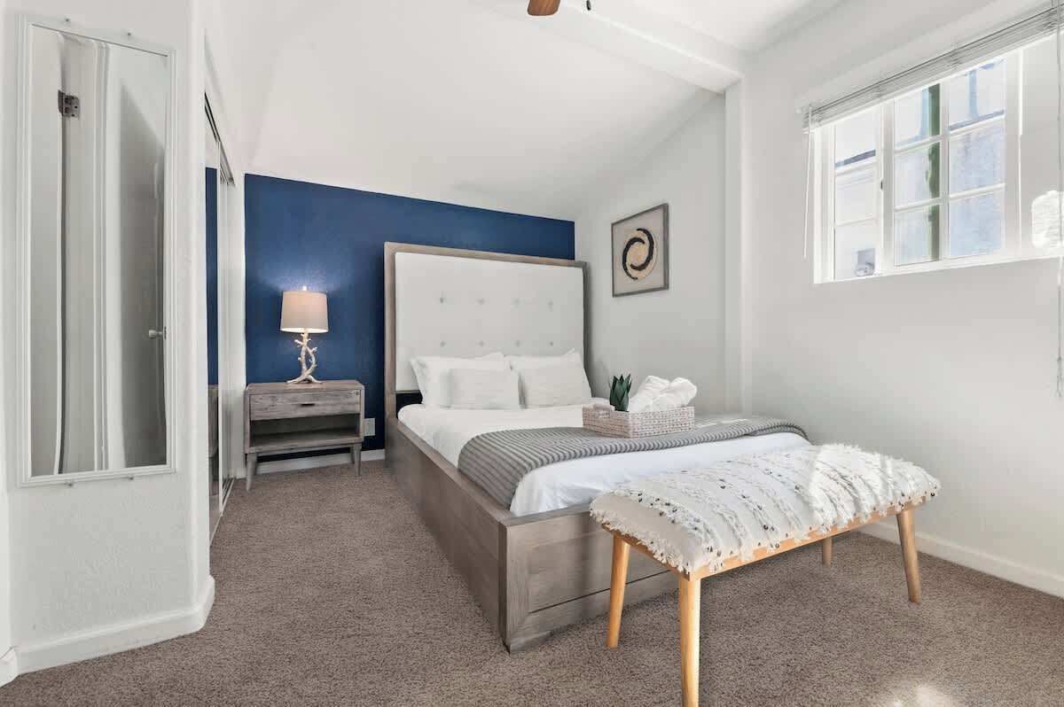 Strykejern/-brett, reiseseng for barn, wi-fi og sengetøy