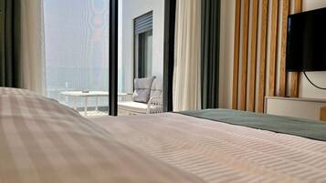 Premium bedding, in-room safe, blackout drapes, iron/ironing board