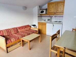 Interior - Charming apartment for 6-7 people, mountain view, ski slope nearby (Morillon)