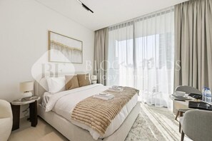 Iron/ironing board, free WiFi - Bloomfields Cozy STU Binghatti Azure (Dubai)