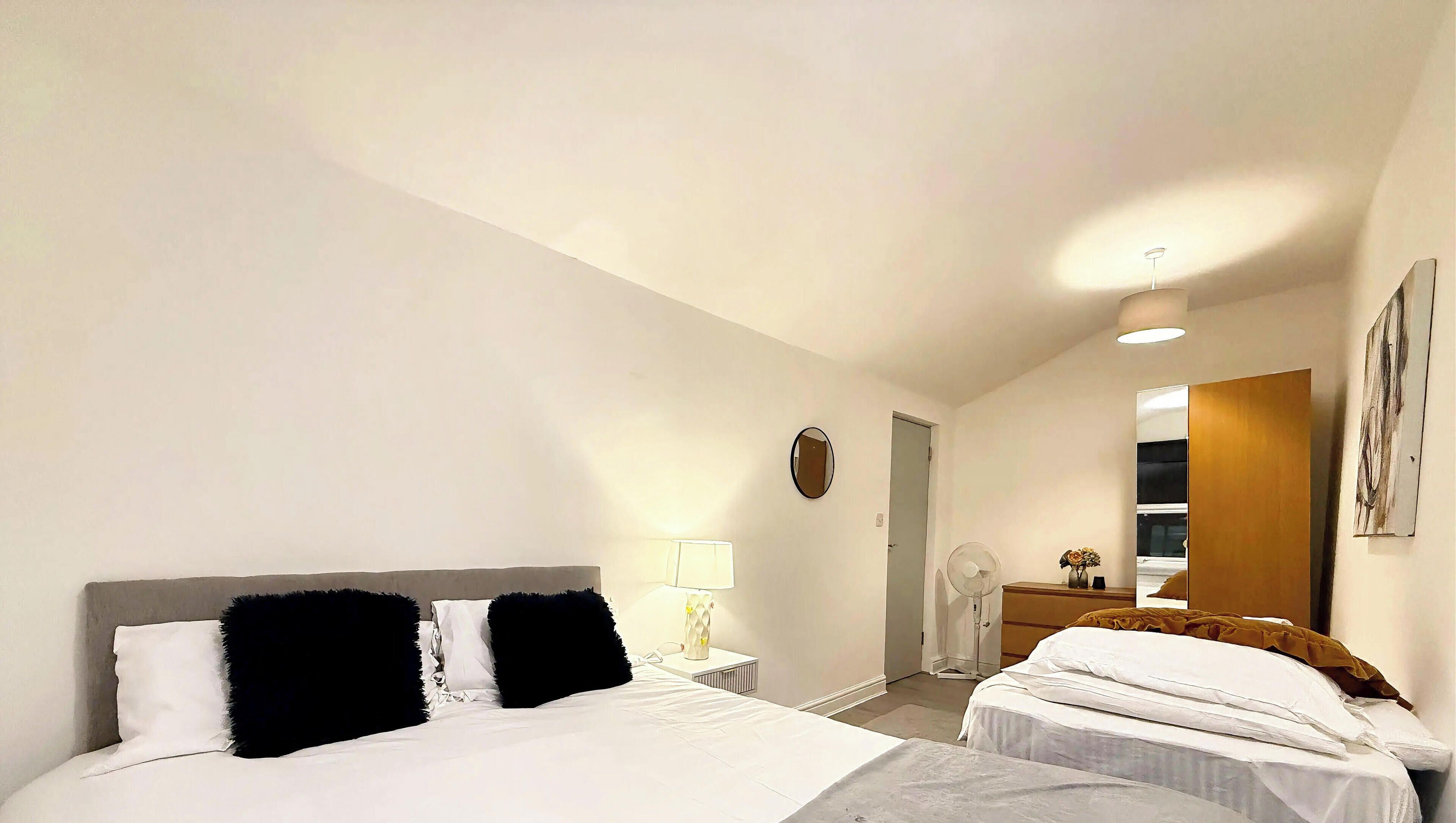 2 bedrooms, iron/ironing board, free WiFi, bed sheets