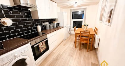 Exclusive 2 bedroom House in the Heart of Reading!