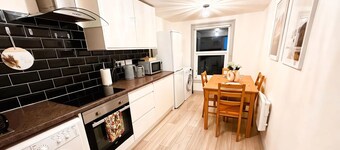 Exclusive 2 bedroom House in the Heart of Reading!