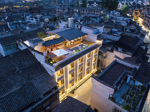 Fenghuang Story Hotel