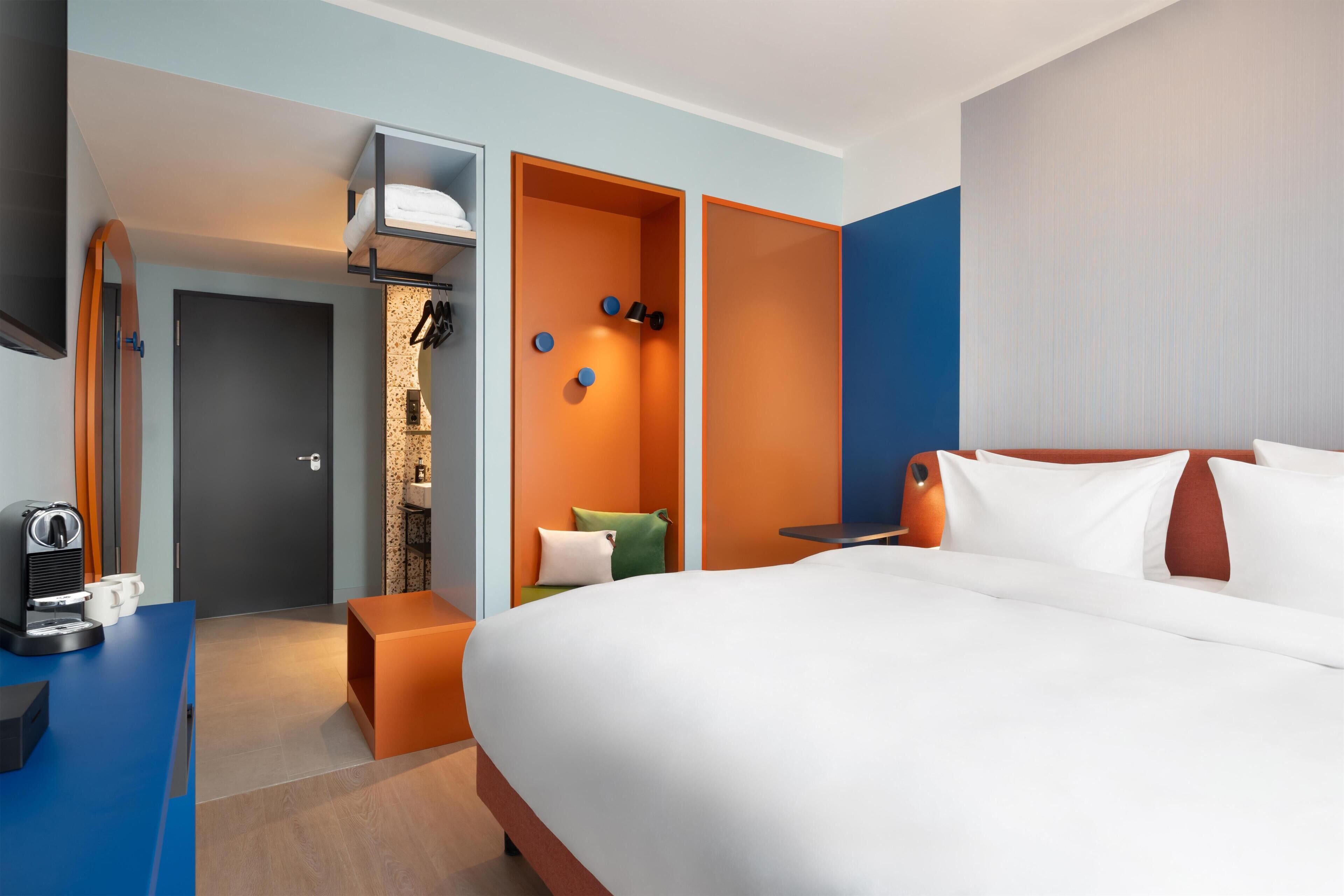 Hypo-allergenic bedding, free minibar, in-room safe, iron/ironing board