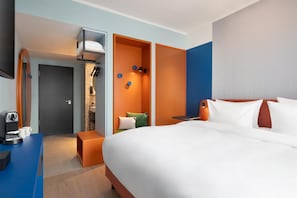 Hypo-allergenic bedding, free minibar, in-room safe, iron/ironing board