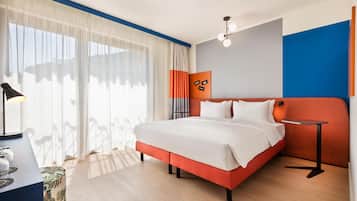Quarto, 1 cama King, acessível (Roll-in Shower) | Roupas de cama antialérgicas, frigobar (abastecido com itens grátis)