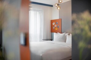 Hypo-allergenic bedding, free minibar, in-room safe, iron/ironing board - Me and All Hotel Leipzig (LEIPZIG)