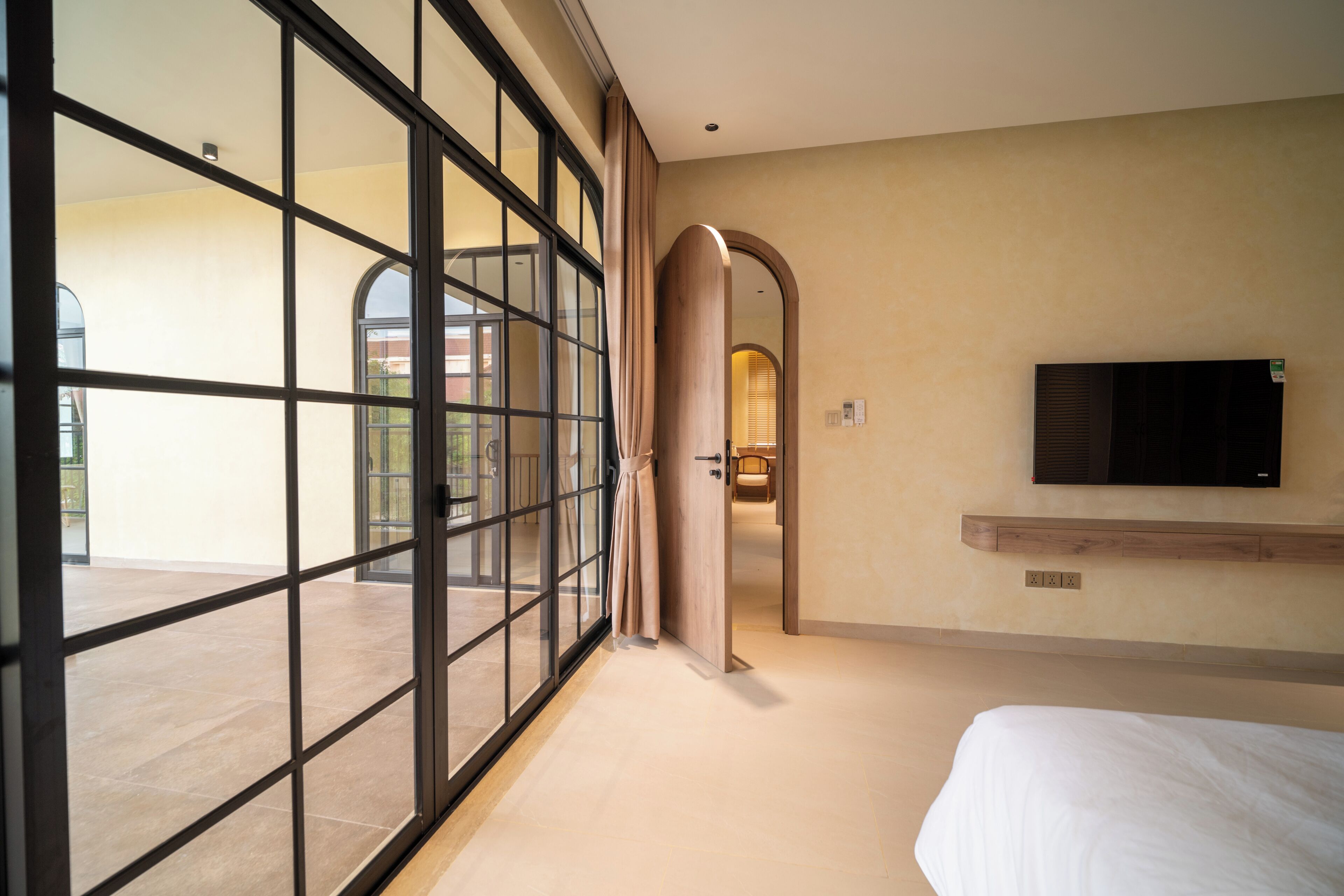 Luxury Villa, Pool View | Desk, free WiFi