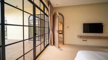 Luxury Villa, Pool View | Desk, free WiFi