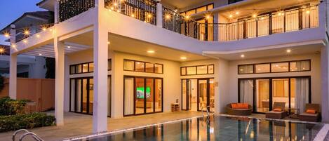 Deluxe Villa, City View