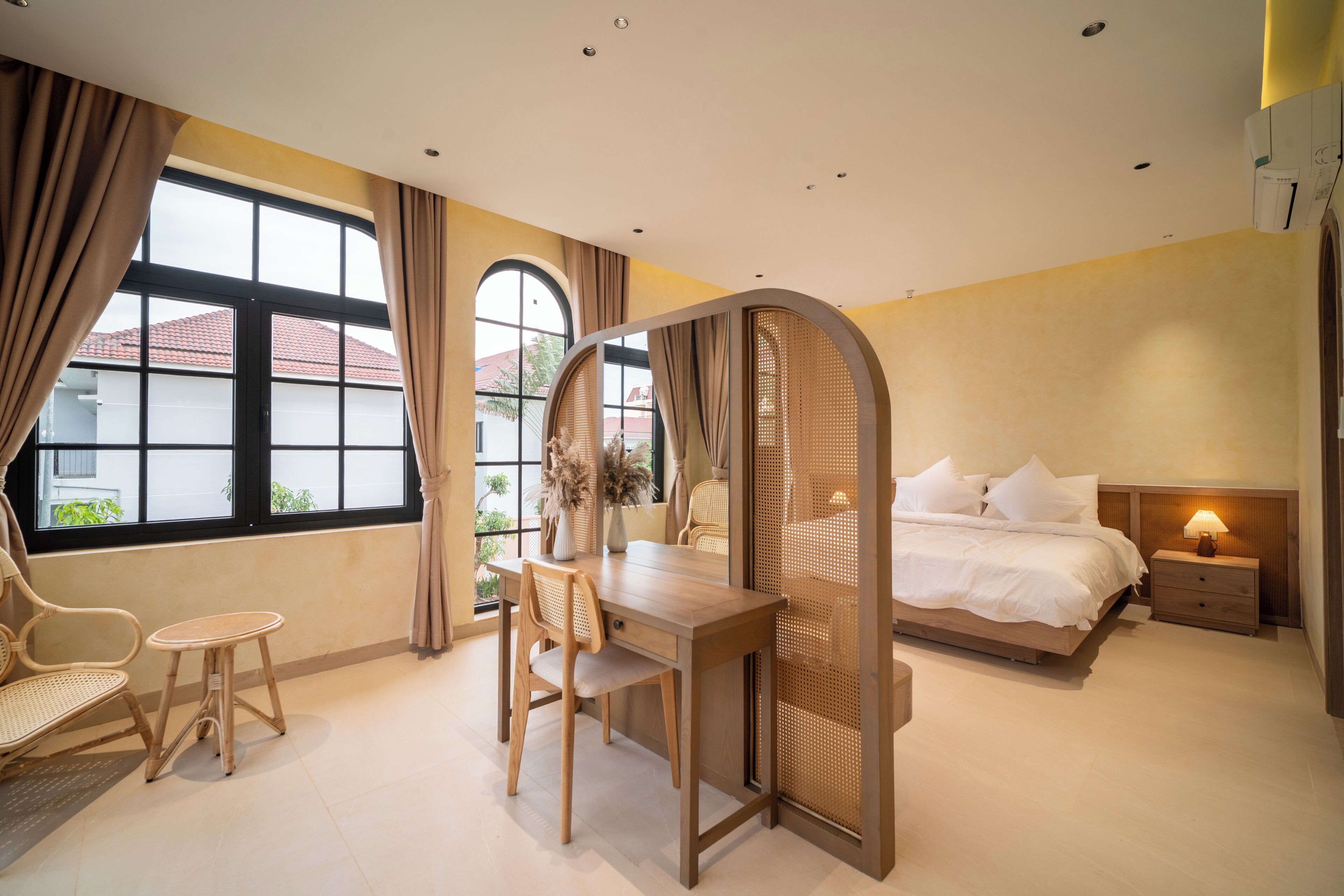 Luxury Villa, Pool View | Desk, free WiFi