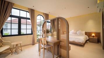 Luxury Villa, Pool View | Desk, free WiFi