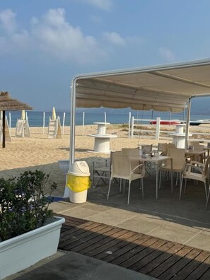 Outdoor dining - GLOBAL HOTEL (San Ferdinando)