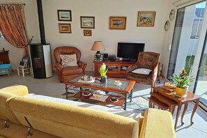 Smart TV, fireplace - Ground floor holiday home in Plestin des Grèves (Plestin les Grèves)