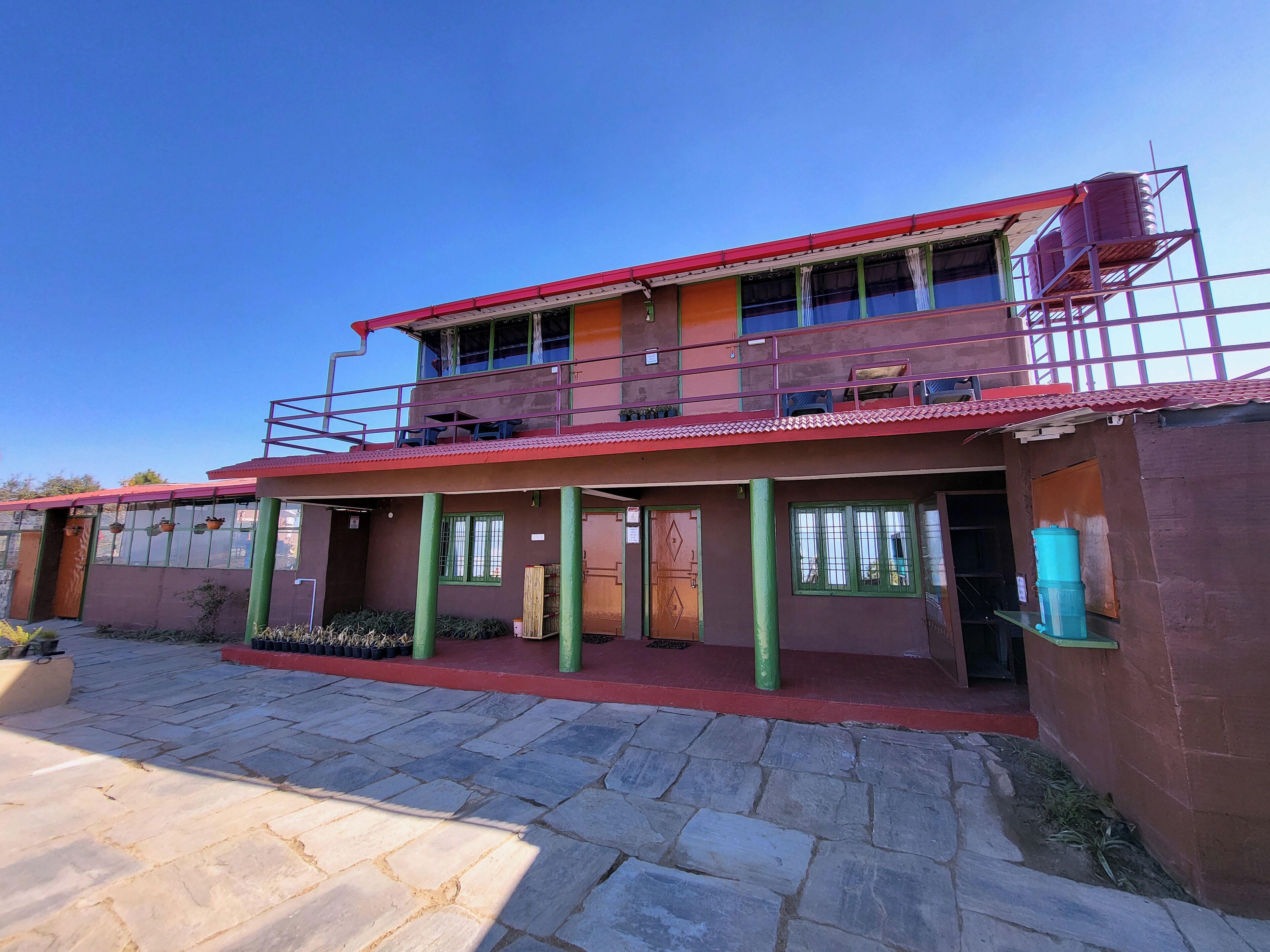 المنشأة من الخارج