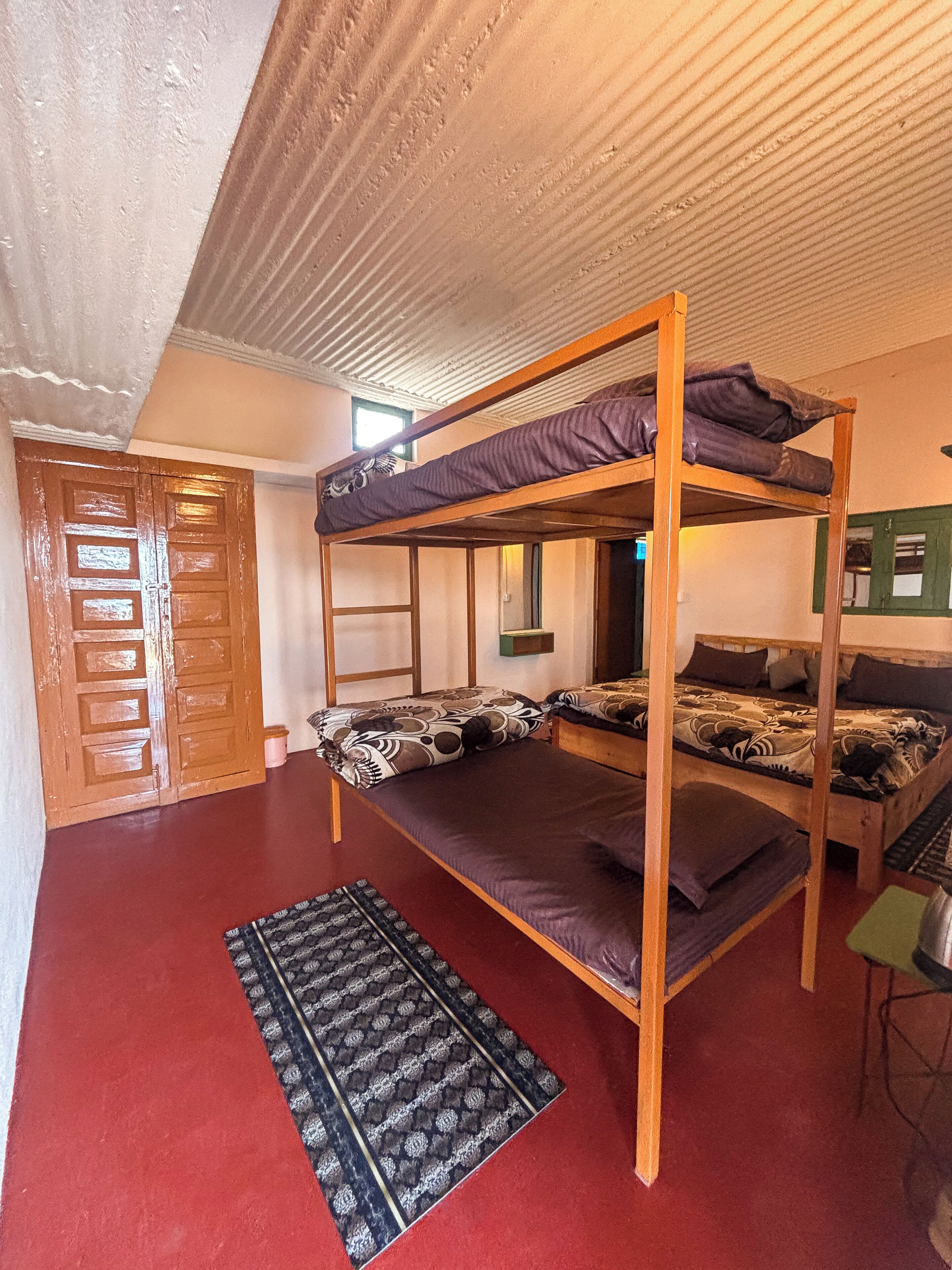 Familien-Vierbettzimmer, Terrasse, Bergblick | Kostenloses WLAN