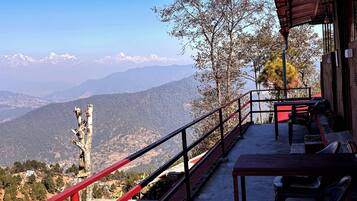 Deluxe Double Room, Mountain View | Property grounds