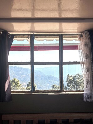 Deluxe Double Room, Mountain View | Interior - Traveller Hive - Kasar Devi (Almora)