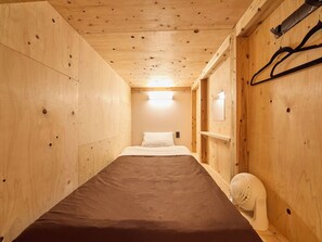 Free WiFi, bed sheets - Southern Gate HIVE (Ishigaki, Tonoshiro,)