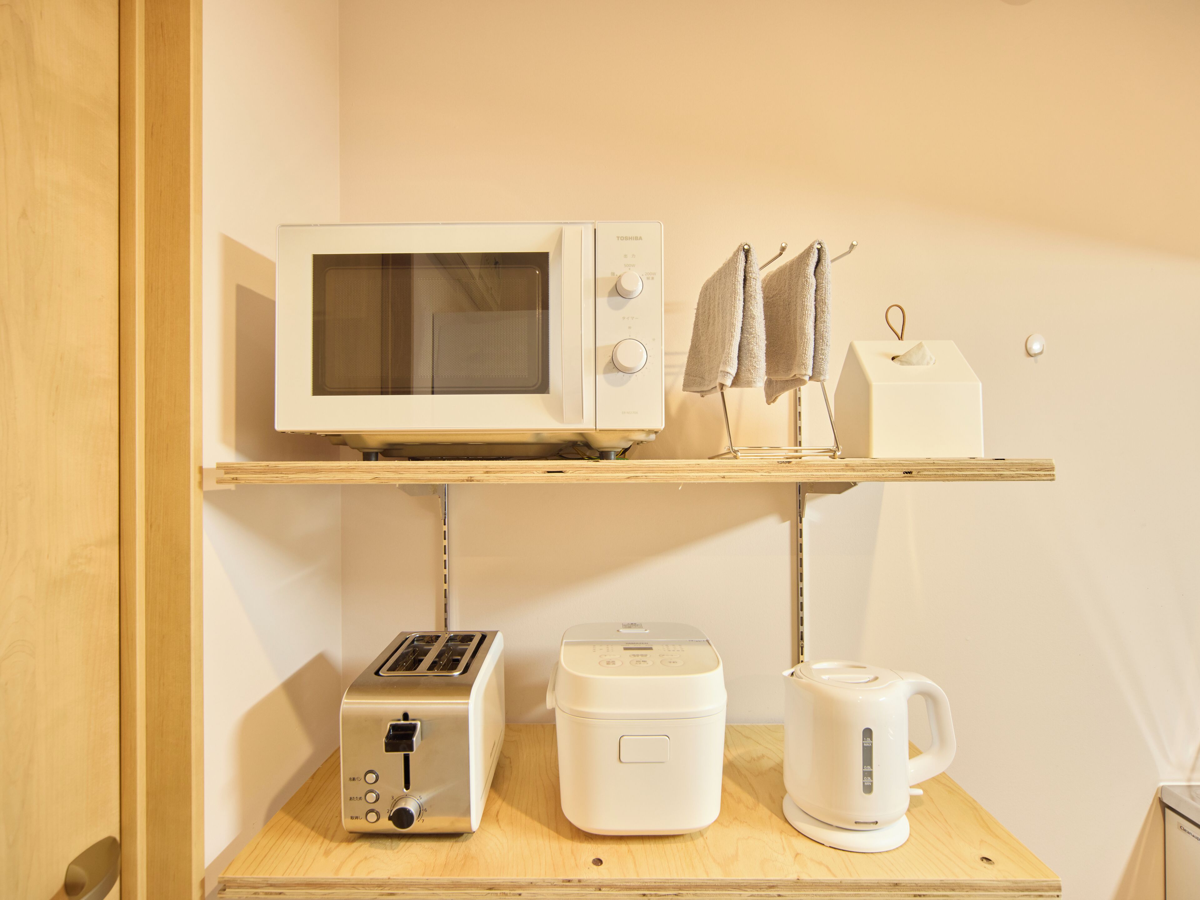 Full-sized fridge, microwave, stovetop, toaster