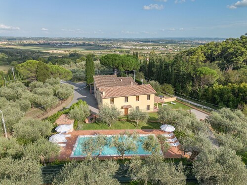 Villa / Independent home in Vicopisano with 3 bedrooms sleeps 7