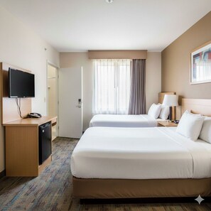 Desk, free WiFi - Hotel Signature Suites Delhi Airport (New Delhi)