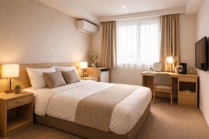 Desk, free WiFi - Hotel Signature Suites Delhi Airport (New Delhi)