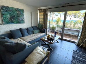 TV - Apartment with bay view in well-kept residence with pool (Lège-Cap-Ferret)