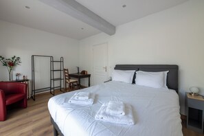 Bügeleisen/Bügelbrett, WLAN, Bettwäsche