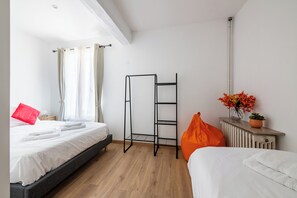 Ferros/tábuas de passar roupa, Wi-Fi, roupa de cama