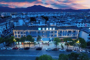 Front of property - Lijiang OKDAY HOTEL (Lijiang)
