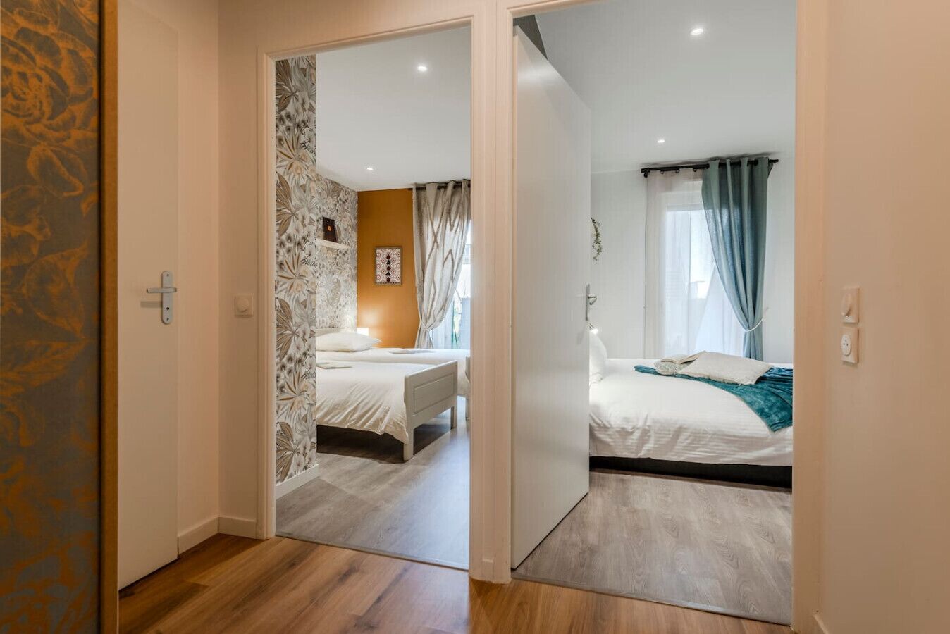 3 bedrooms, desk, iron/ironing board, travel cot