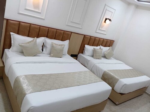 3-bedroom hotel suites in perfect Ahmedabad with AC comfort