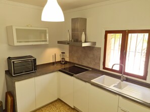 Mikrowelle, Ofen, Herdplatte, Geschirrspüler