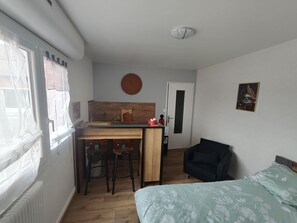 WiFi, bed sheets - Vrbo Property (Belfort)