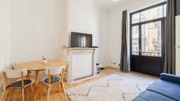 Apartment, 1 Bedroom | Living room