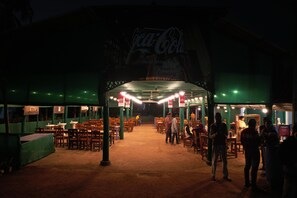 Outdoor dining - Hotel Banalata (Joypur, Bankura)