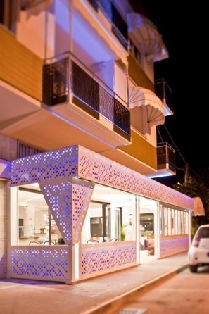 Exterior detail - la Lanterna (Silvi)