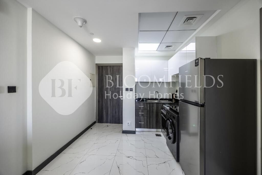 อพาร์ทเมนท์, ระเบียง, วิวสระว่ายน้ำ | ภายใน