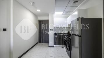 Leilighet, balkong, bassengutsikt | Innvendig