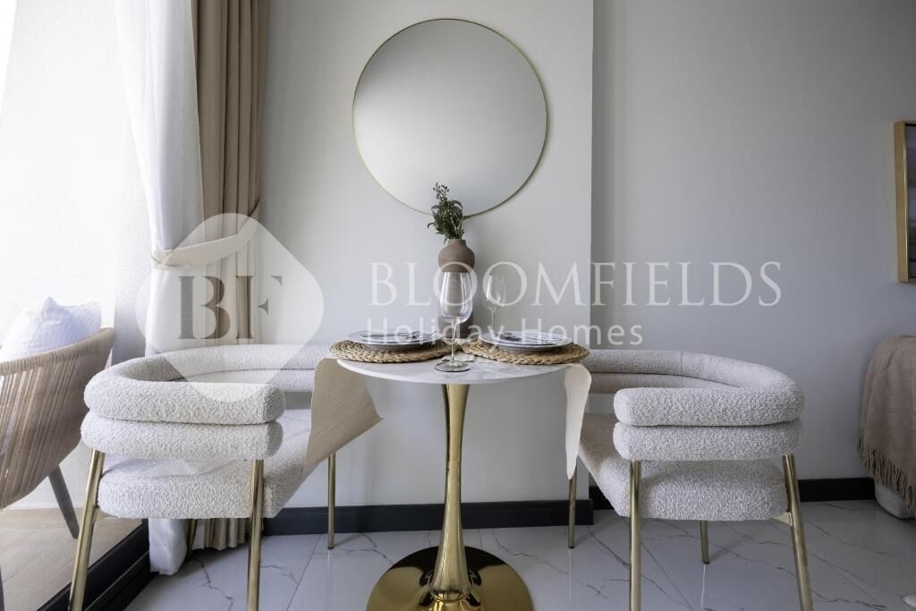 Apartament, balcó, vistes a la piscina | Servei de restauració