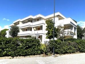 Exterior - Comfortable flat with private garden near the sea (Bibione Pineda)