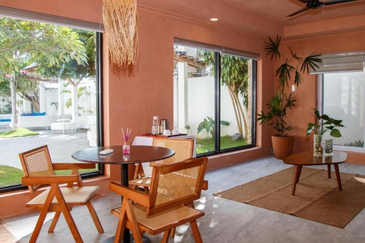 Suite, 1 Bedroom, Pool View